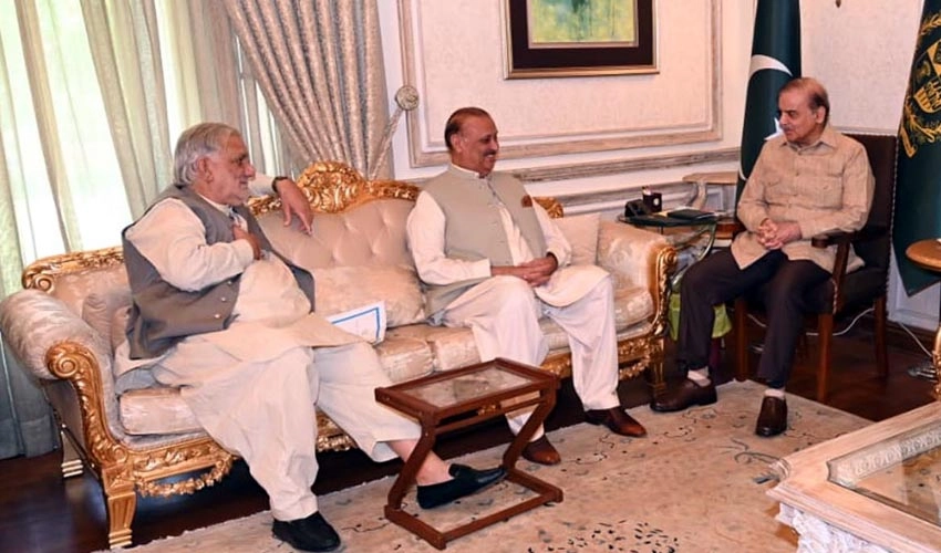 PM Shehbaz Sharif, Opposition Leader in NA Raja Riaz discuss political situation