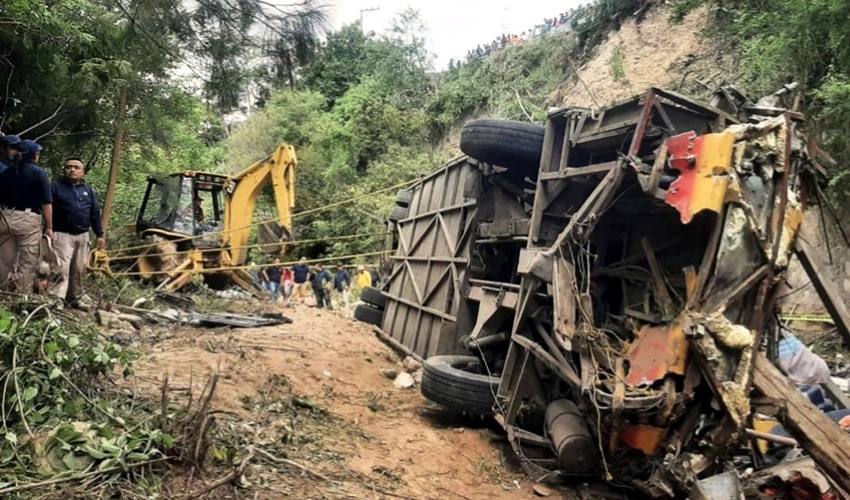 Death toll rises to 29 in Mexico bus plunge