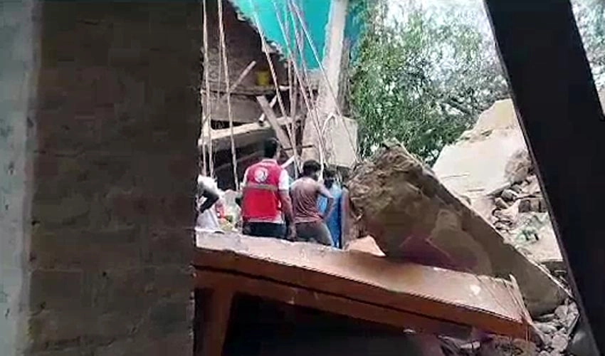 Four die as roof of a two-storey house collapses in Sukkur