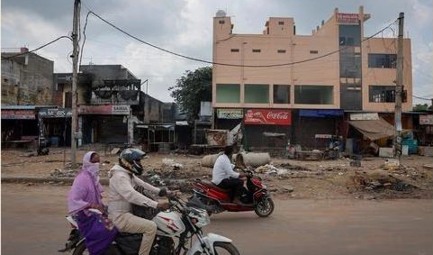 Muslims flee Indian business hub after religious clashes, attacks