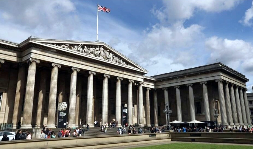 British Museum missing 2,000 artefacts after police called in