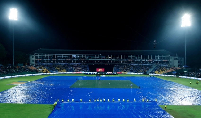 Rain plays spoilsport after Pakistan pace attack rattles Indian batting line-up