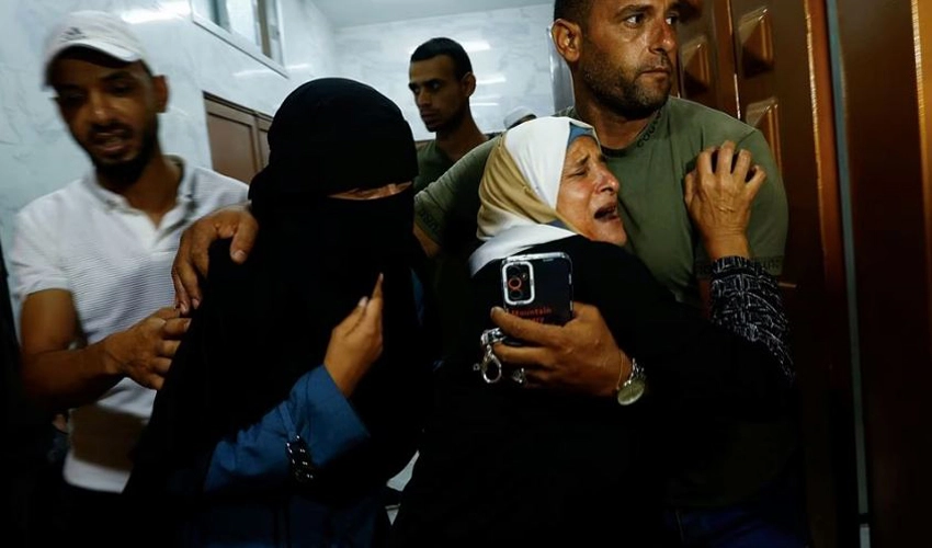 Israel forces martyr four Palestinians in West Bank, one in Gaza