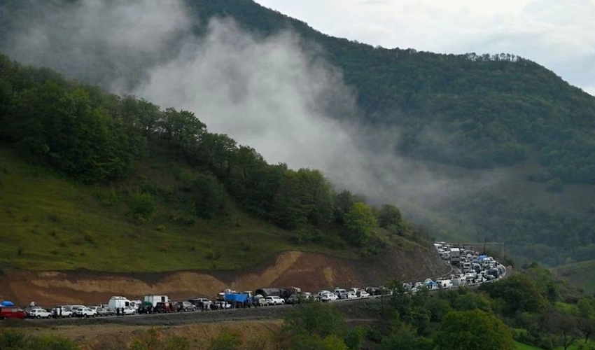 Almost all ethnic Armenians flee Nagorno-Karabakh