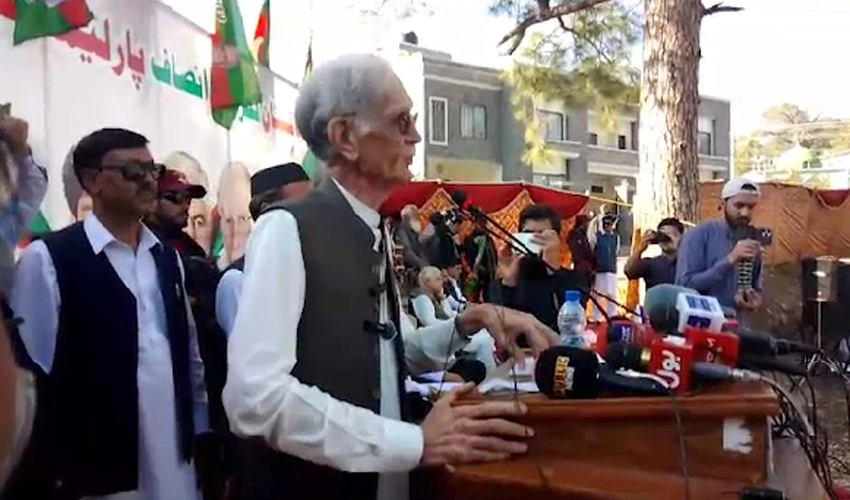 Pervaiz Khattak says politics is for serving country, not for fighting