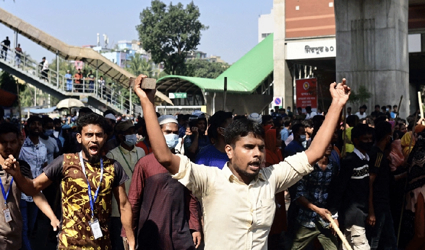 Violent Bangladesh garment protests shut hundreds of factories