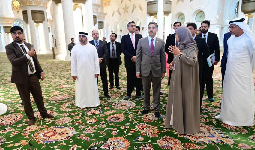 Caretaker PM Kakar visits Sheikh Zayed Grand Mosque in Abu Dhabi