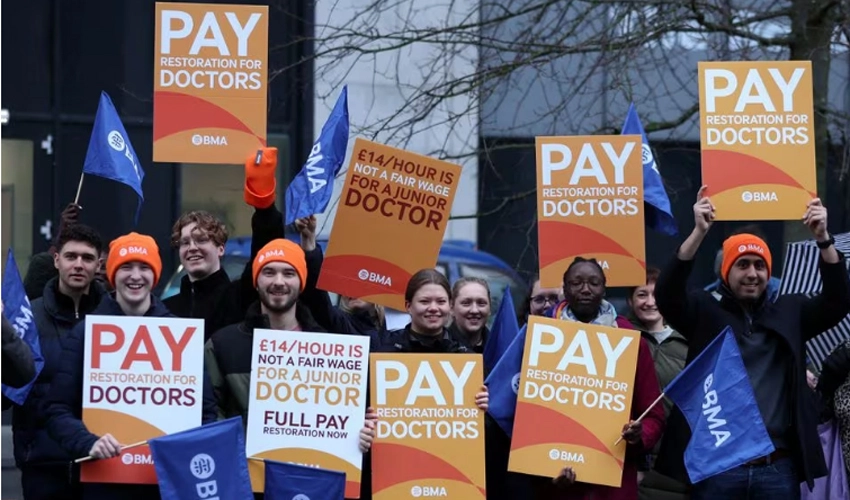 Doctors in England start longest strike in NHS history