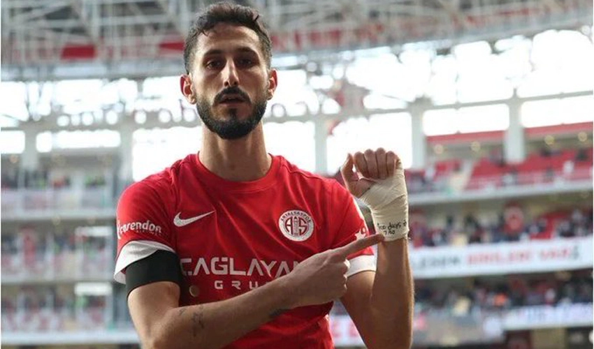 Israeli footballer detained in Turkey for displaying war message during match