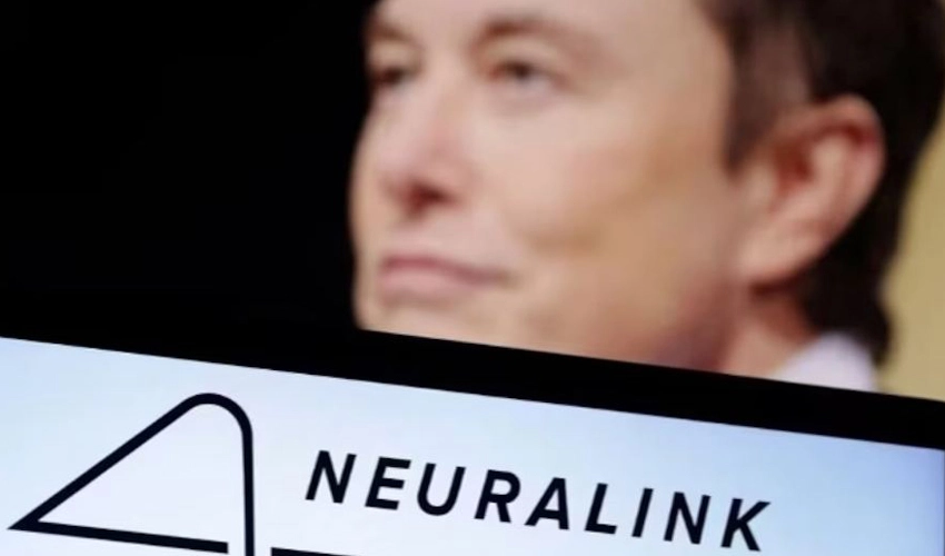 First human patient implanted with a brain-chip able to control mouse through thinking: Musk