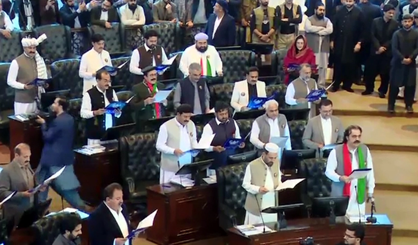 Newly-elected members of Khyber Pakhtunkhwa Assembly take oath