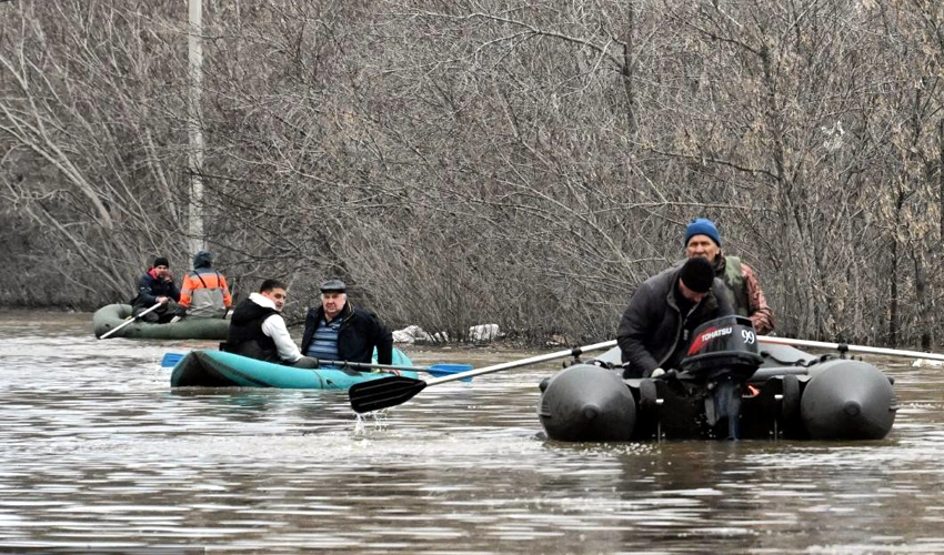 Russia says over 10,000 residential houses flooded across Urals, Siberia