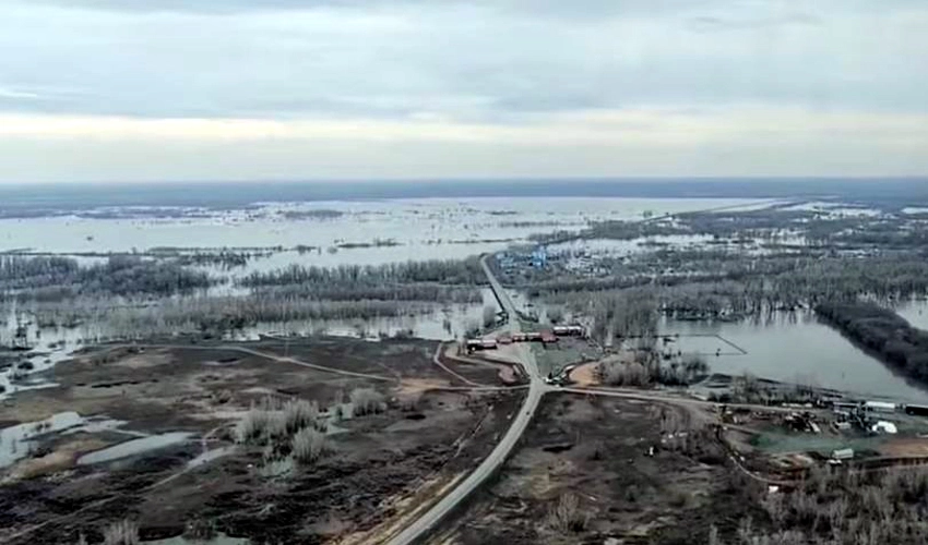 Water levels still rising as Kazakhstan and Russia battle huge floods