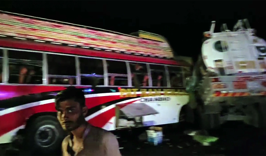 Six killed, 28 injured as bus and oil tanker collide in Sehwan Sharif