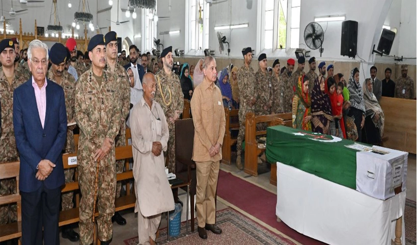 Sepoy Haroon William’s funeral service held at Rawalpindi’s St Paul Church, laid to rest with full military honours