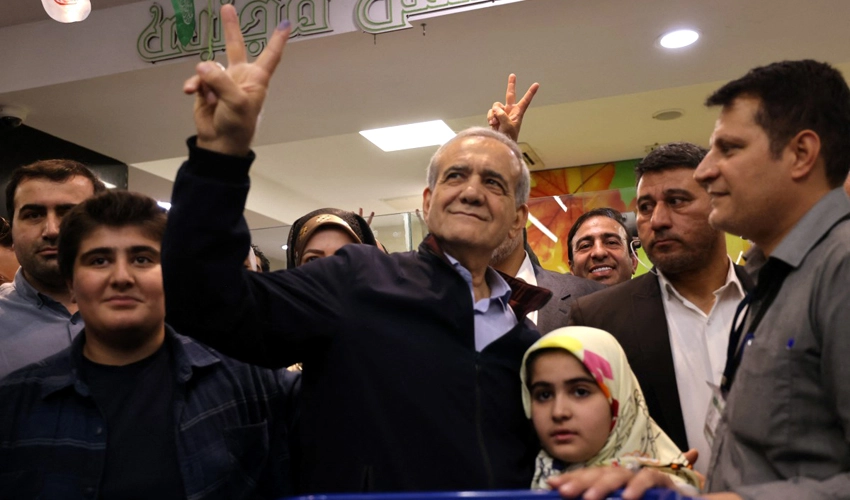 Reformist hopes for breakthrough as Iran votes