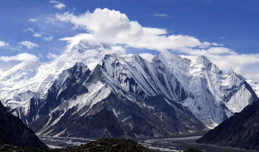 Brazilian paraglider falls to death in Skardu