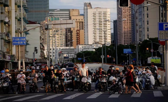 China approves plan to raise retirement age from January 2025