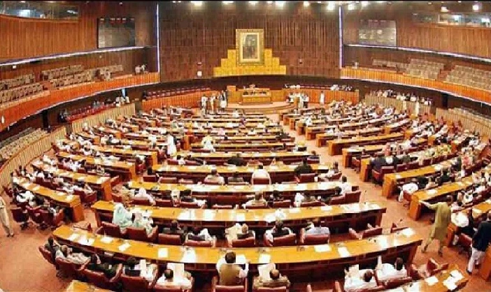 Govt decides not to increase retirement age of chief justice