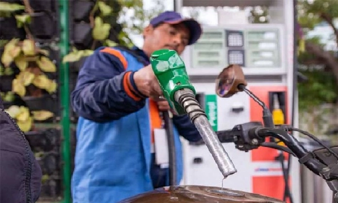 Govt announces massive decrease in petroleum products prices