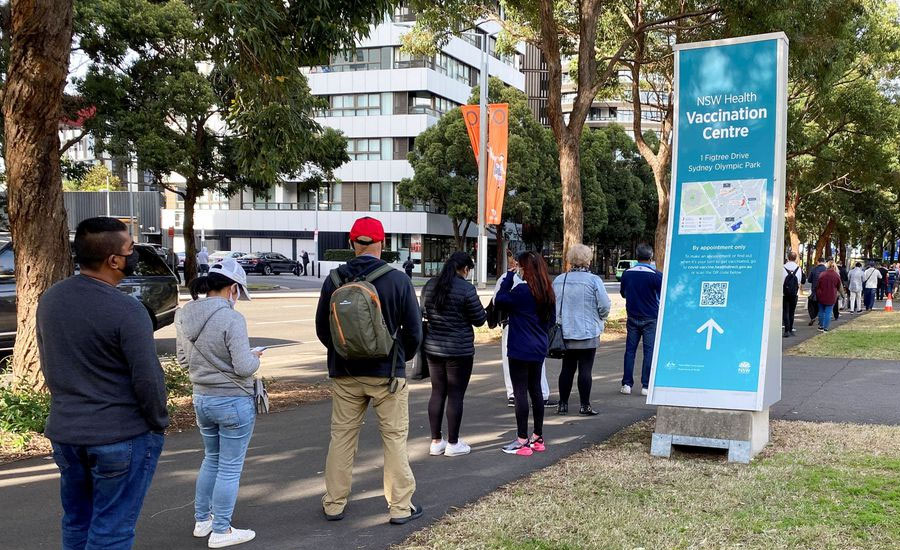 Downtown Sydney, Bondi head for lockdown as Delta infections spike