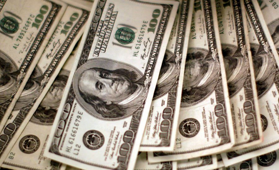 Dollar hits 15-month high vs yen as US payrolls test looms